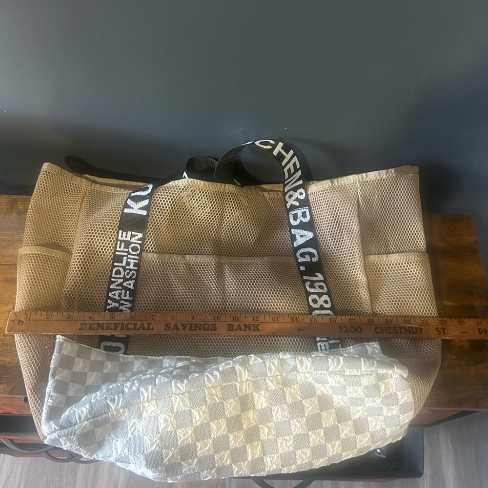 Kuchen and bag